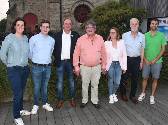 Aanwezige bestuursleden en kandidaten N-VA Ieper